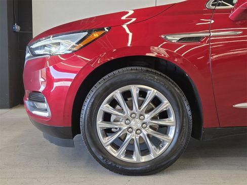 Used 2020 Buick Enclave Premium w/ Sun and Sites Package image 9