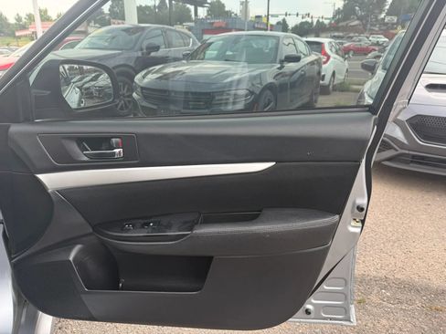 Used 2014 Subaru Legacy 2.5i Premium w/ Moonroof Package AWD/4WD image 17