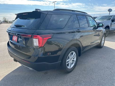 New 2026 Ford Explorer Active w/ Active Comfort Package image 8