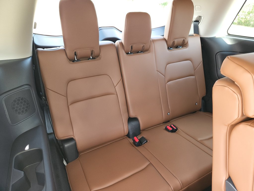 Used 2025 Nissan Pathfinder Platinum w/ Cargo Package FWD image 15