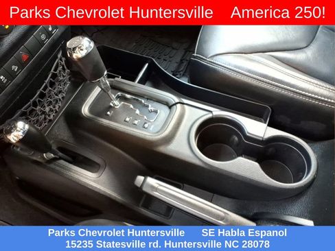 Used 2017 Jeep Wrangler Unlimited Sahara w/ Connectivity Group AWD/4WD image 10