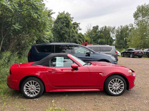 Used 2018 FIAT 124 Spider Classica w/ Technology Group RWD image 4