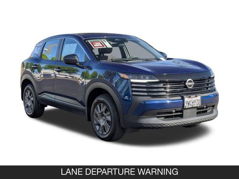 Used 2025 Nissan Kicks S FWD image 2