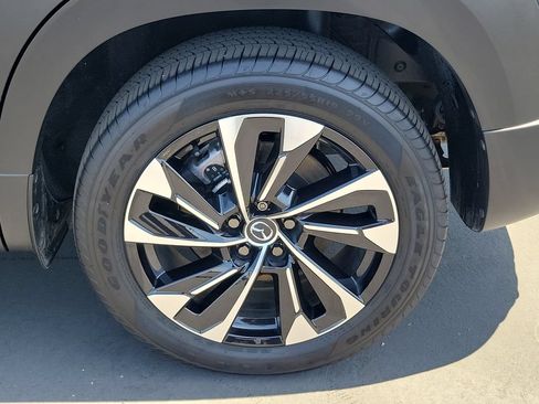 Certified 2025 MAZDA CX-50 2.5 Hybrid w/ Premium Plus Pkg AWD/4WD image 29