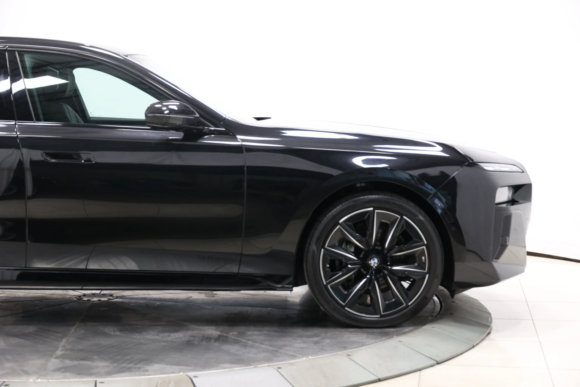 Used 2025 BMW 740i RWD image 78