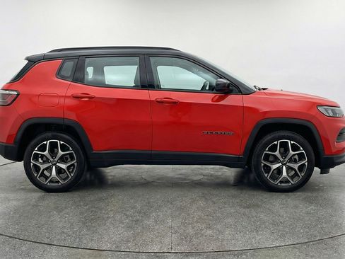 Used 2025 Jeep Compass Limited AWD/4WD image 11