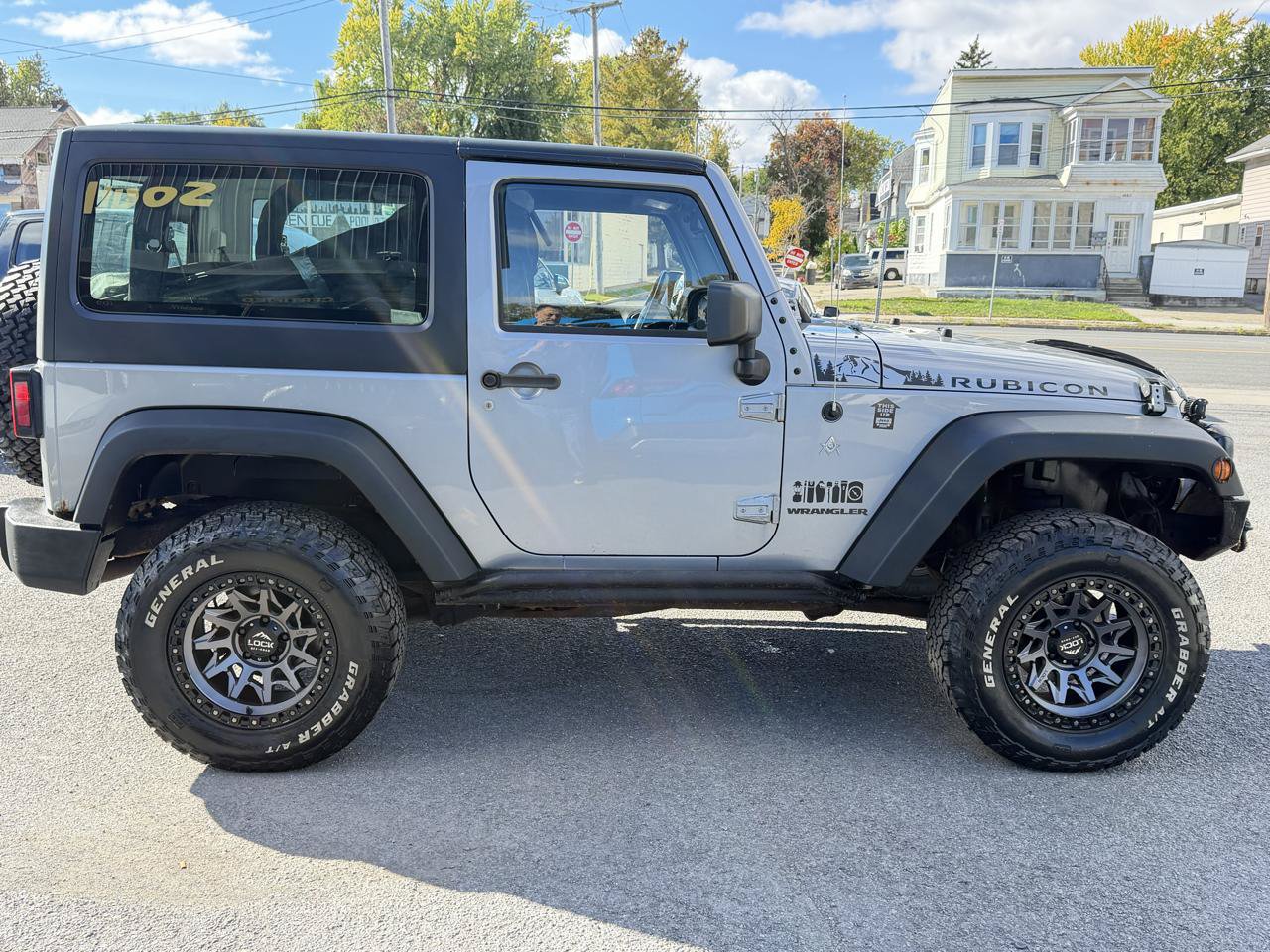 Used 2014 Jeep Wrangler Rubicon w/ Dual Top Group AWD/4WD image 5