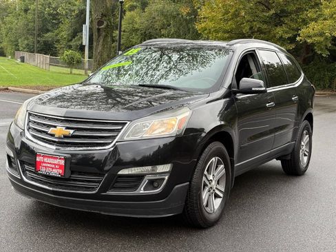 Used 2015 Chevrolet Traverse LT image 1