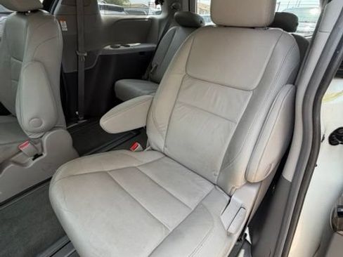 Used 2016 Toyota Sienna XLE w/ Outdoor Package AWD/4WD image 15