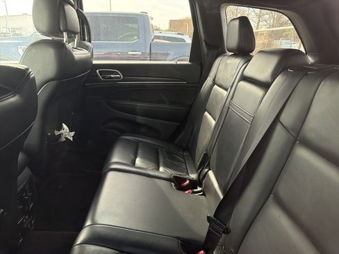 Used 2018 Jeep Grand Cherokee Limited image 8