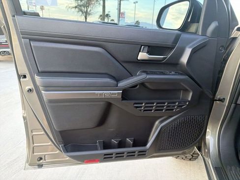 Used 2025 Toyota Tacoma TRD Off-Road image 9
