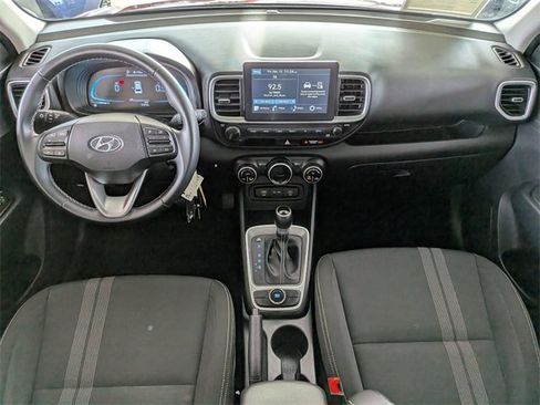 Used 2023 Hyundai Venue SEL image 31