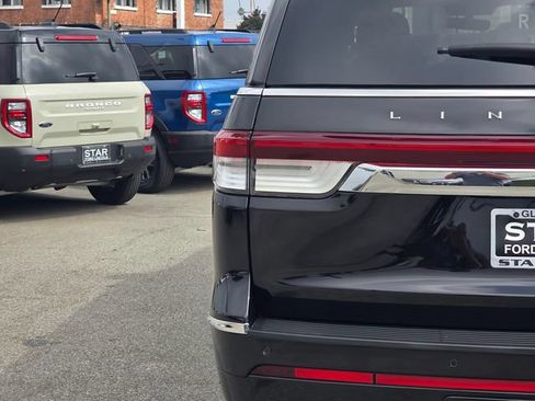 Used 2023 Lincoln Navigator L Reserve w/ Monochromatic Package AWD/4WD image 6