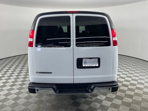 Used 2024 Chevrolet Express 3500 LT w/ LT Preferred Equipment Group RWD image 7
