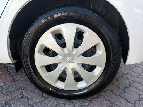 Used 2014 Toyota Prius C One FWD image 18