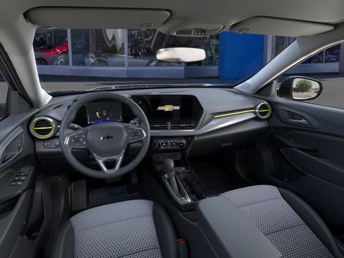 New 2026 Chevrolet Trax LT w/ Midnight Edition FWD image 15