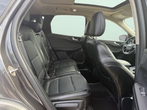 Used 2020 Ford Escape Titanium image 42