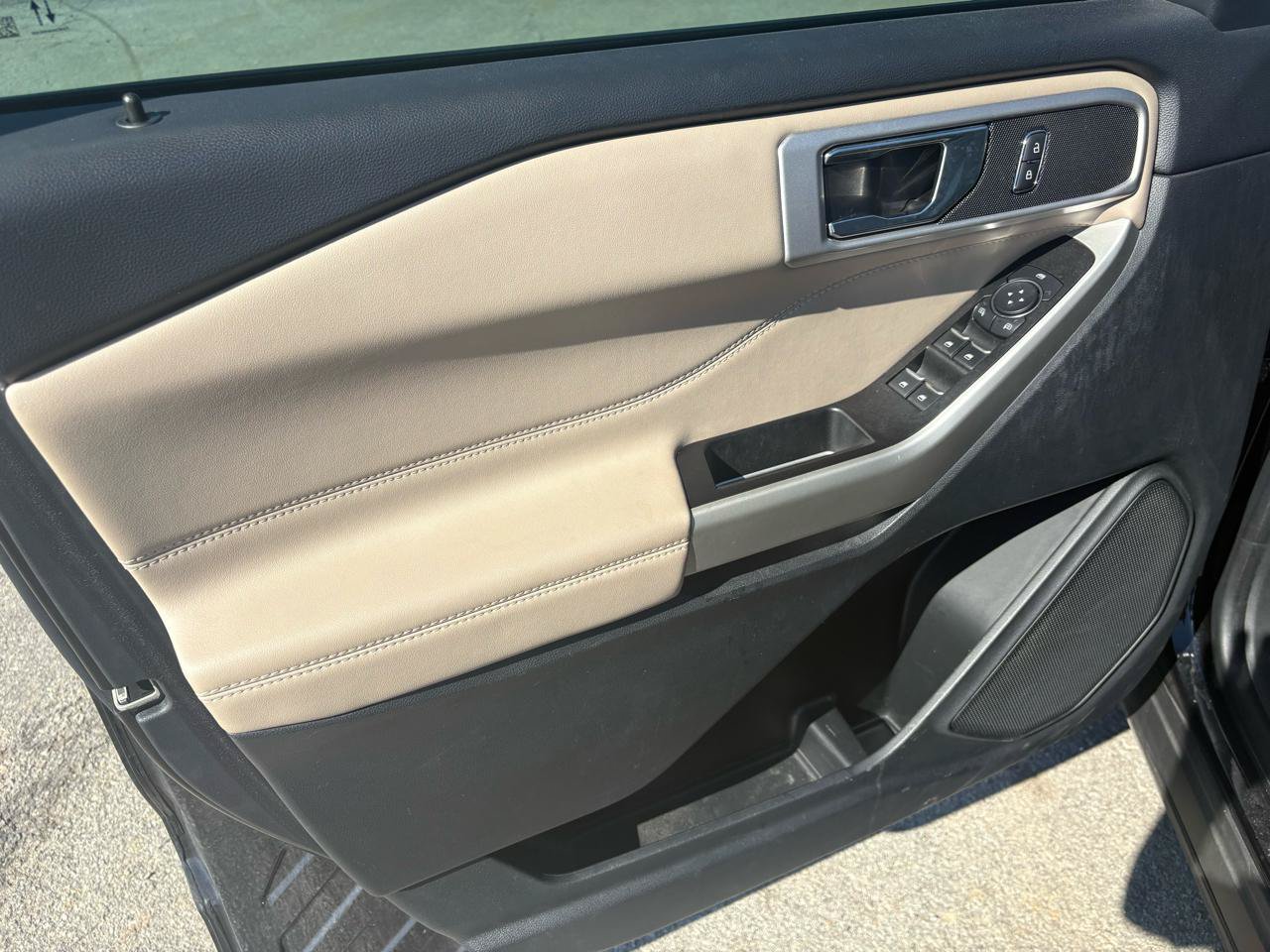 Certified 2022 Ford Explorer XLT RWD image 9