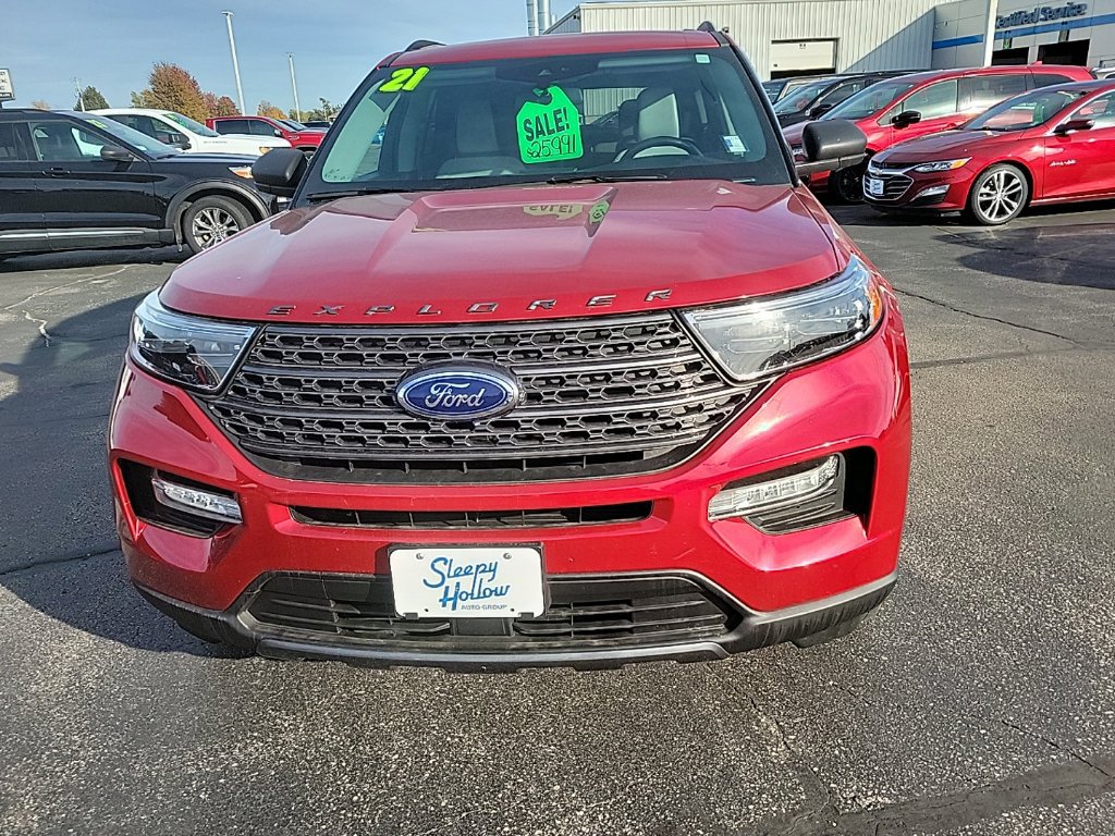 Used 2021 Ford Explorer XLT w/ Equipment Group 202A AWD/4WD image 2