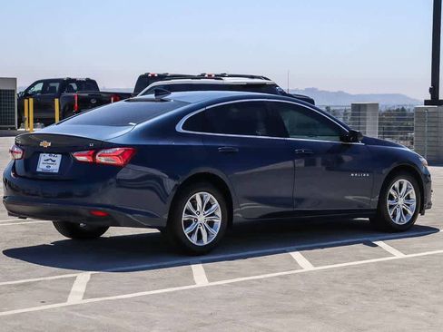 Used 2020 Chevrolet Malibu LT FWD image 4