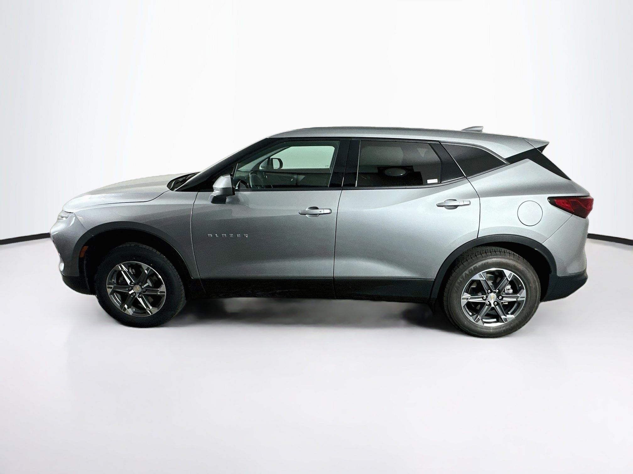 Used 2026 Chevrolet Blazer LT FWD image 4