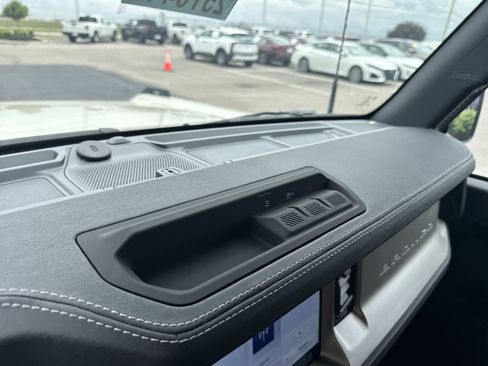 New 2025 Ford Bronco Outer Banks image 33