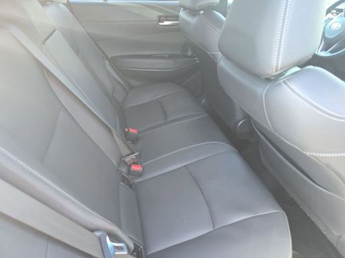 Used 2024 Toyota Corolla Cross XLE FWD image 13