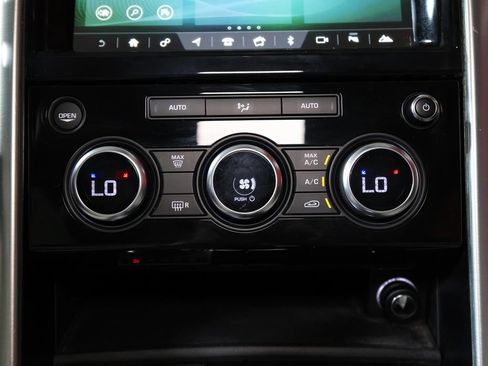 Used 2018 Land Rover Discovery HSE AWD/4WD image 20