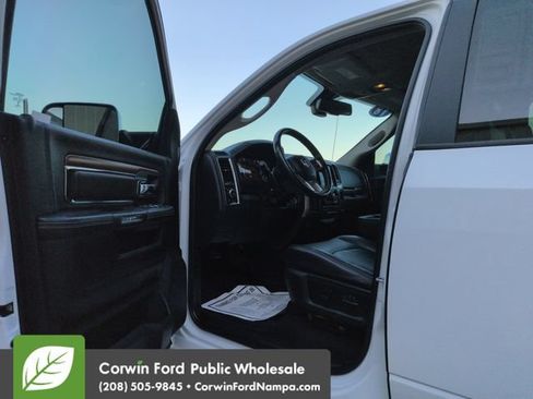Used 2018 RAM 2500 Laramie w/ Cold Weather Group AWD/4WD image 9