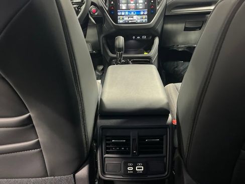 Used 2026 Subaru Forester Premium AWD/4WD image 32