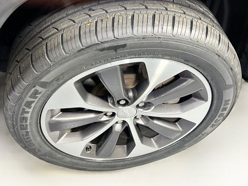 Used 2022 Jeep Cherokee Limited w/ Elite Package image 31