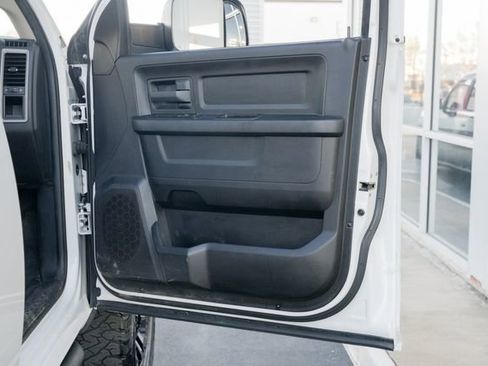 Used 2015 RAM 3500 Tradesman w/ Chrome Appearance Group image 32