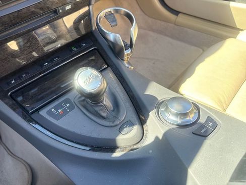 Used 2005 BMW 645Ci Convertible image 22