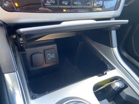 Used 2021 Ford Explorer XLT w/ Equipment Group 202A image 18