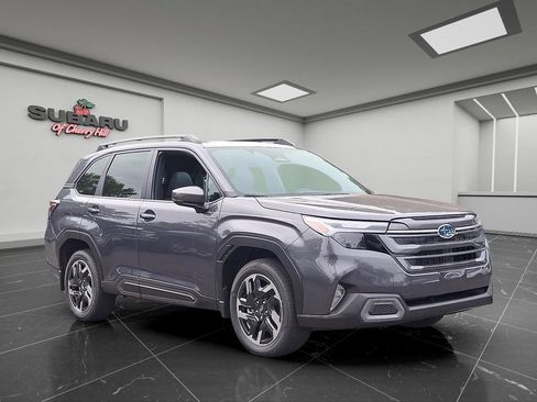 Used 2025 Subaru Forester Limited AWD/4WD image 1