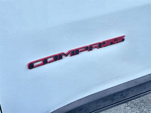 Used 2023 Jeep Compass Trailhawk image 8