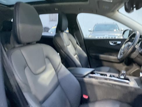 Used 2025 Volvo XC60 B5 Plus image 15