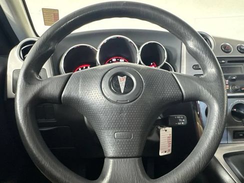 Used 2006 Pontiac Vibe w/ Preferred Package FWD image 16