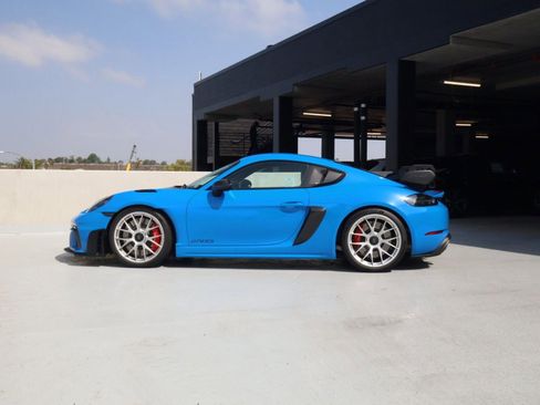 Certified 2023 Porsche 718 Cayman GT4 RS RWD image 2