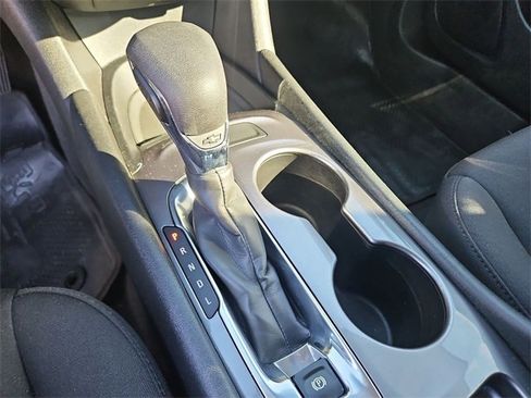 Used 2023 Chevrolet Malibu LS image 15