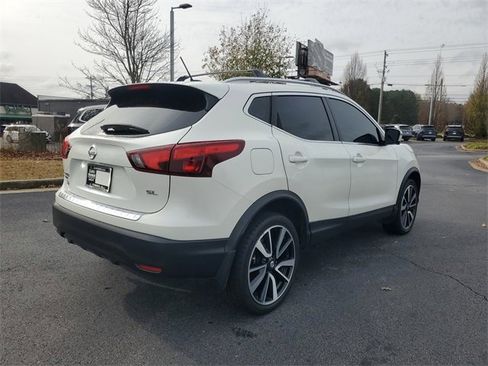 Used 2018 Nissan Rogue Sport SL image 4