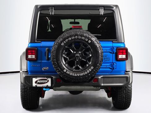 Used 2023 Jeep Wrangler Unlimited w/ Cold Weather Group image 10