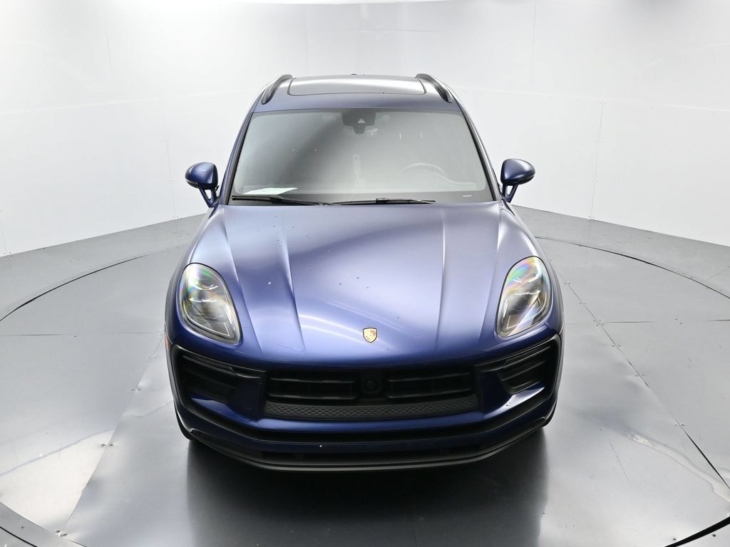 Certified 2024 Porsche Macan AWD/4WD image 42