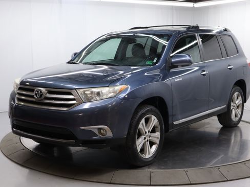 Used 2013 Toyota Highlander Limited image 2