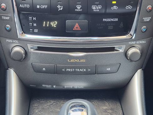 Used 2015 Lexus IS 250C w/ Luxury Package RWD image 19