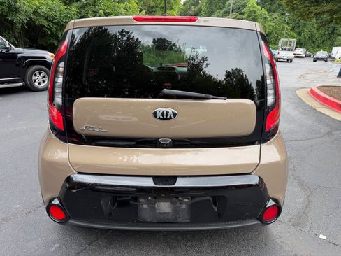 Used 2016 Kia Soul FWD image 4