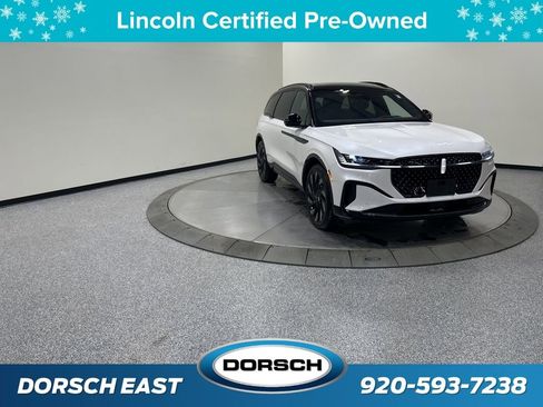 Certified 2025 Lincoln Nautilus Reserve w/ Jet Appearance Package image 4