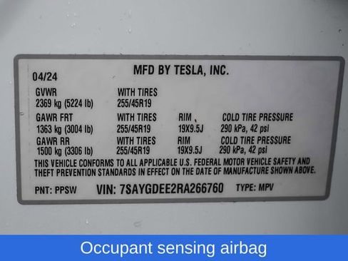 Used 2024 Tesla Model Y Long Range AWD/4WD image 36
