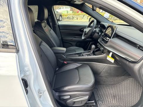 New 2026 Jeep Compass Trailhawk image 9