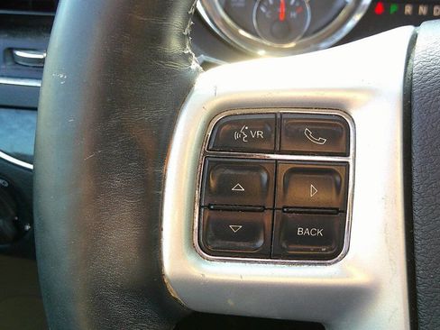 Used 2015 Chrysler Town & Country Touring-L w/ Driver Convenience Group FWD image 36